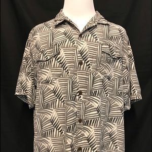Tommy Bahama men’s black and white FLORAL  Hawaiian Shirt Sz XXL